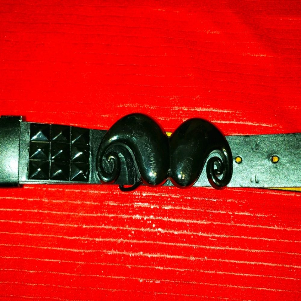 Mustache Belt